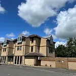 Riverside Hotel
