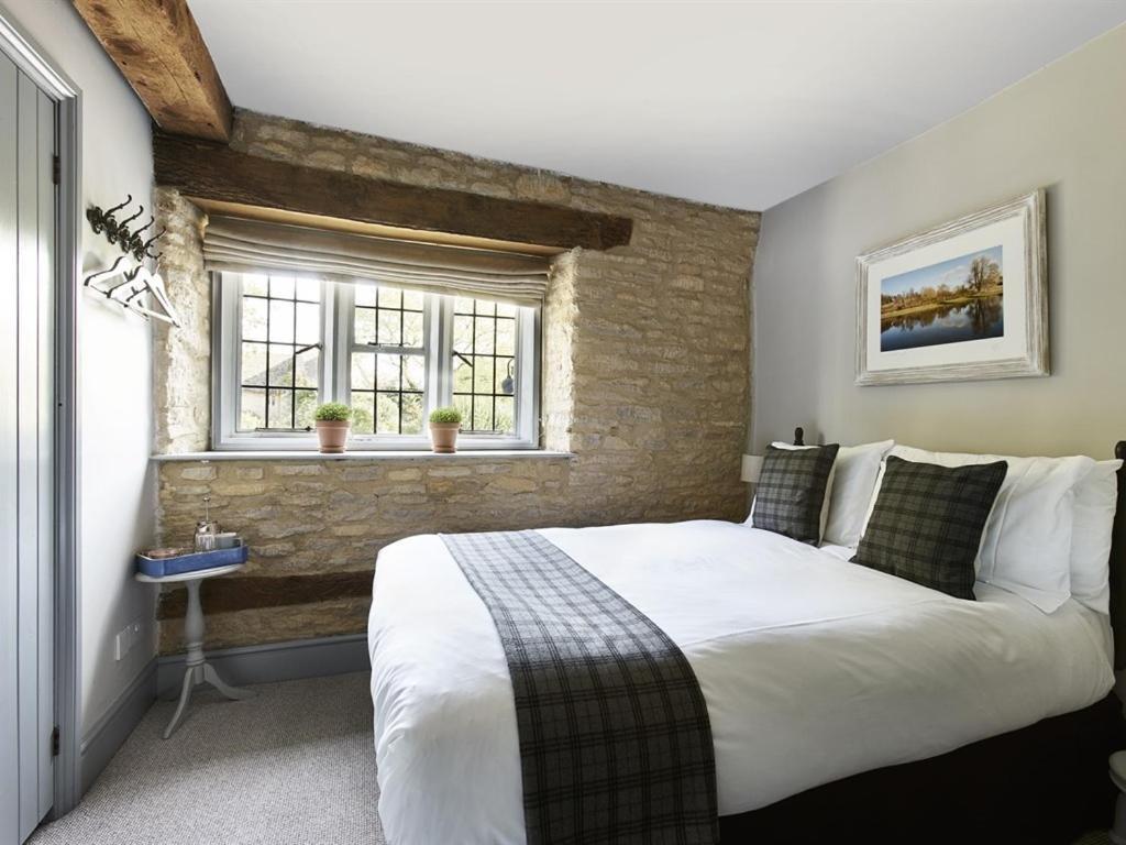 The Masons Arms Inn Cirencester