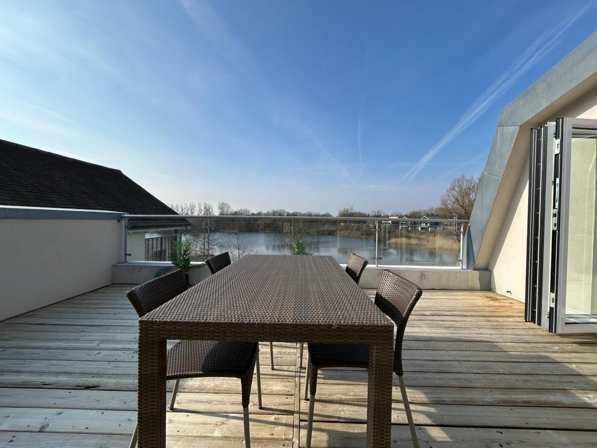 Willow Warbler - Hm112 - Lower Mill Estate Penthouse With Access Apartment Somerford Keynes