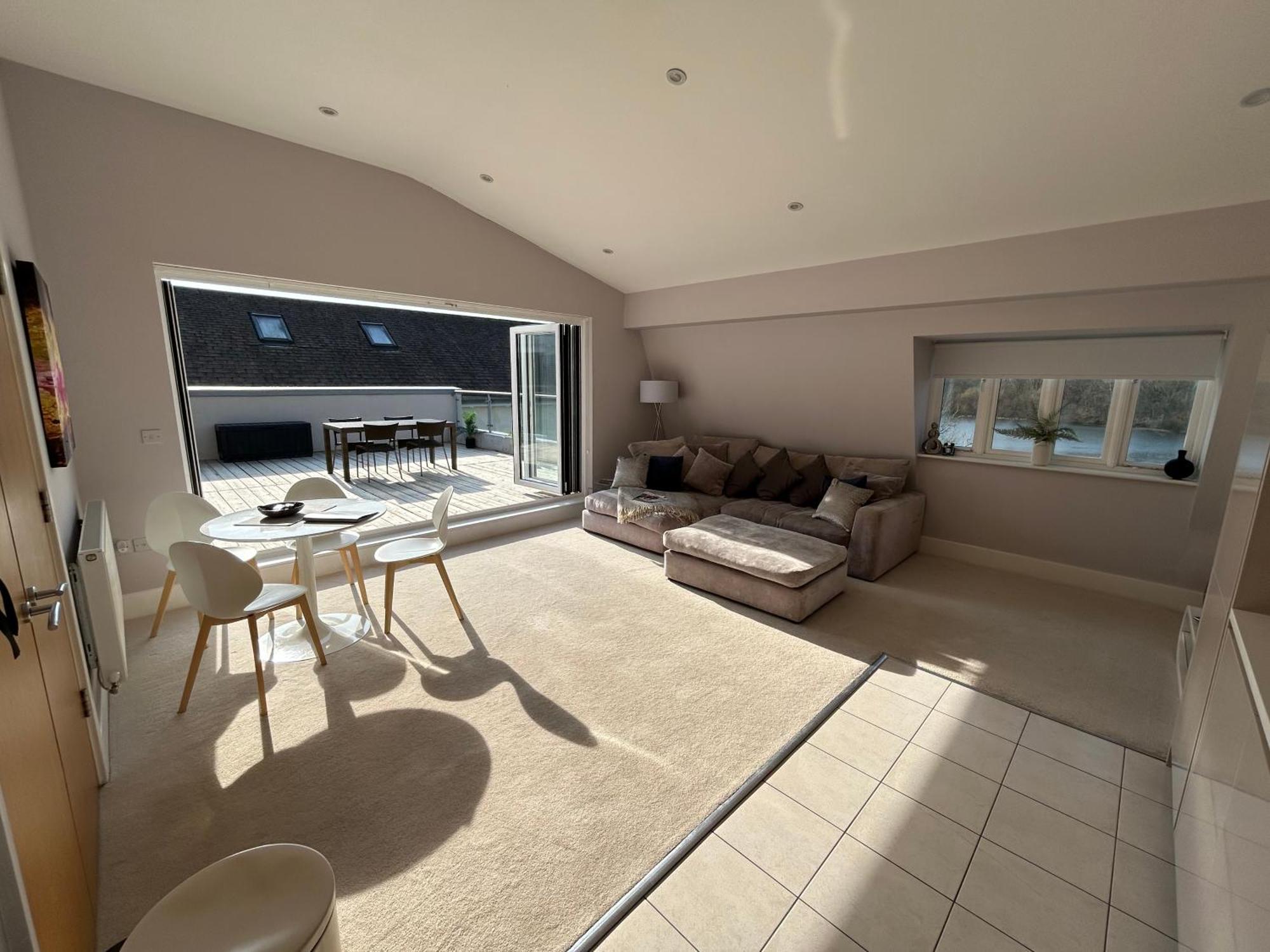 Apartment Willow Warbler - Hm112 - Lower Mill Estate Penthouse With Access Somerford Keynes