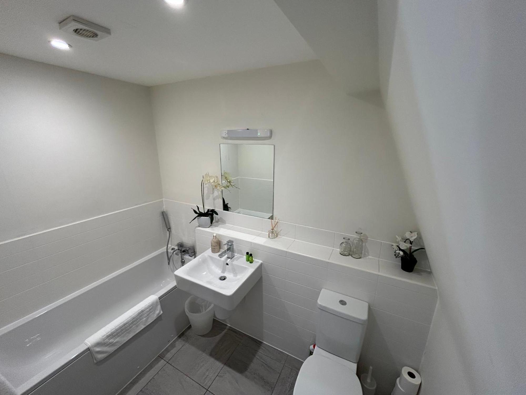 Willow Warbler - Hm112 - Lower Mill Estate Penthouse With Access * Somerford Keynes