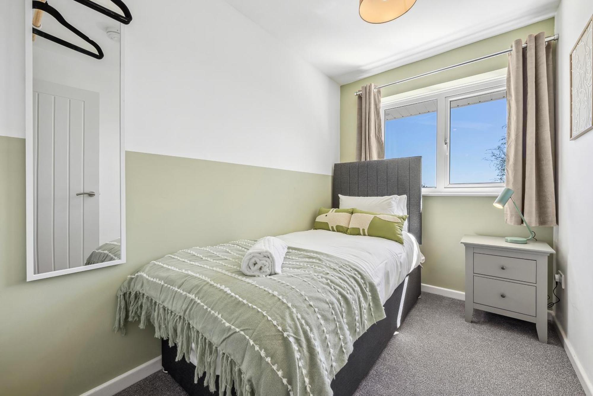 Cotswolds Vista, 3 Bed, 2 Bathrooms, Complimentary Parking *