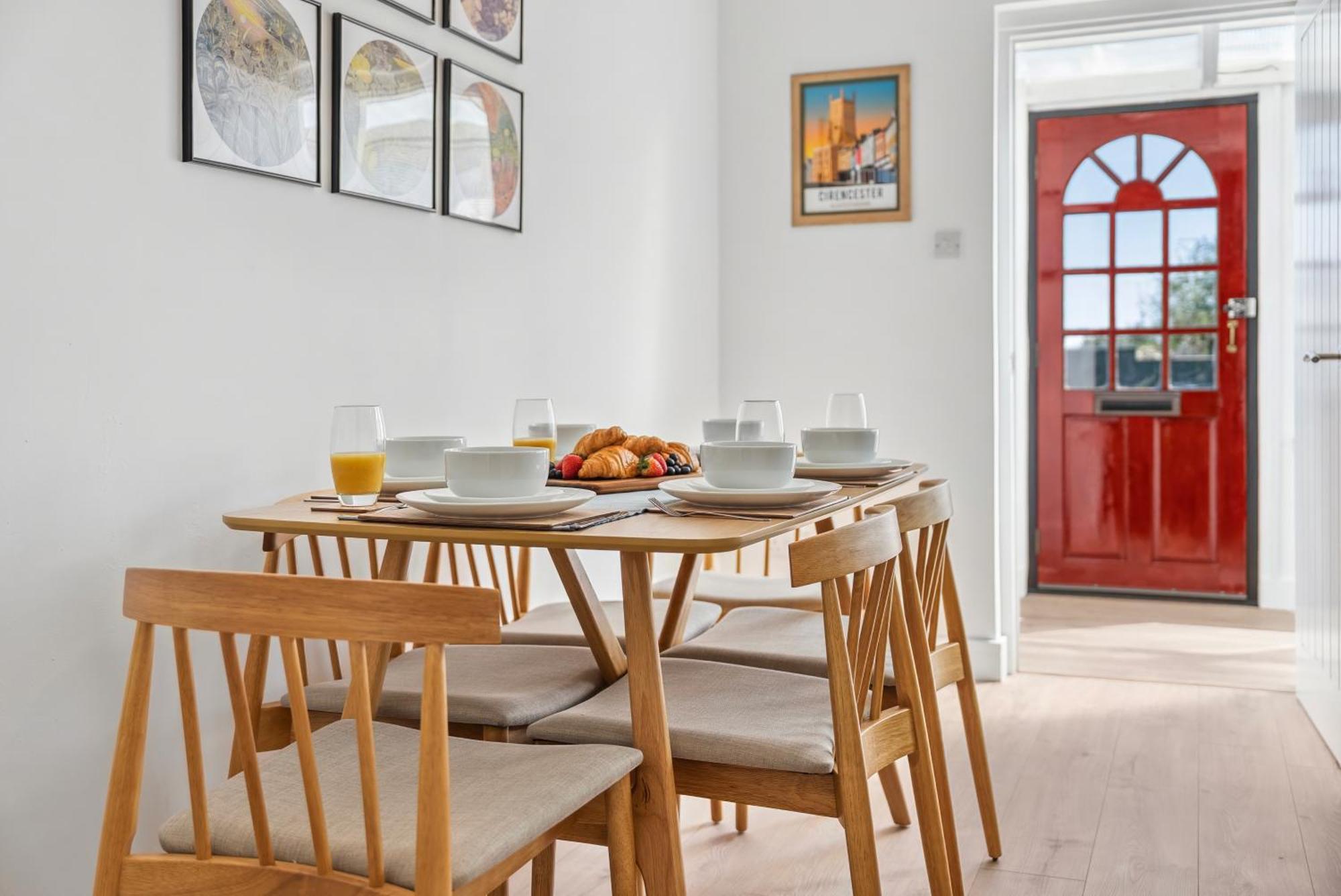 Cotswolds Vista, 3 Bed, 2 Bathrooms, Complimentary Parking Cirencester