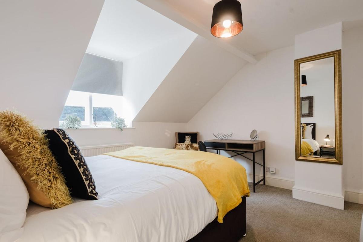 Licatas Cirencester, Cotswolds, Sleeps 6, 3 Bedrooms Cirencester