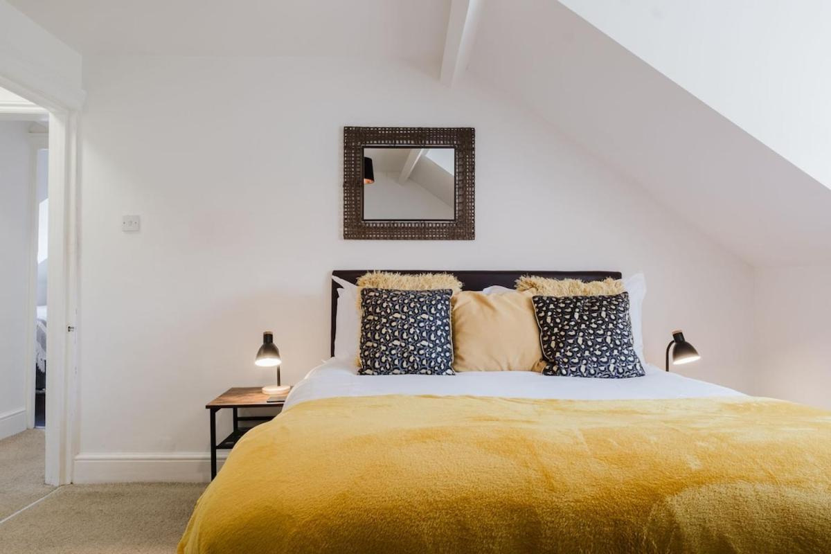Licatas Cirencester, Cotswolds, Sleeps 6, 3 Bedrooms Apartment