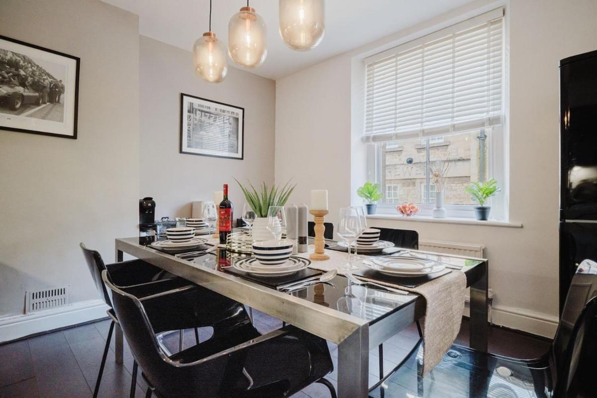 Licatas Cirencester, Cotswolds, Sleeps 6, 3 Bedrooms Apartment Cirencester