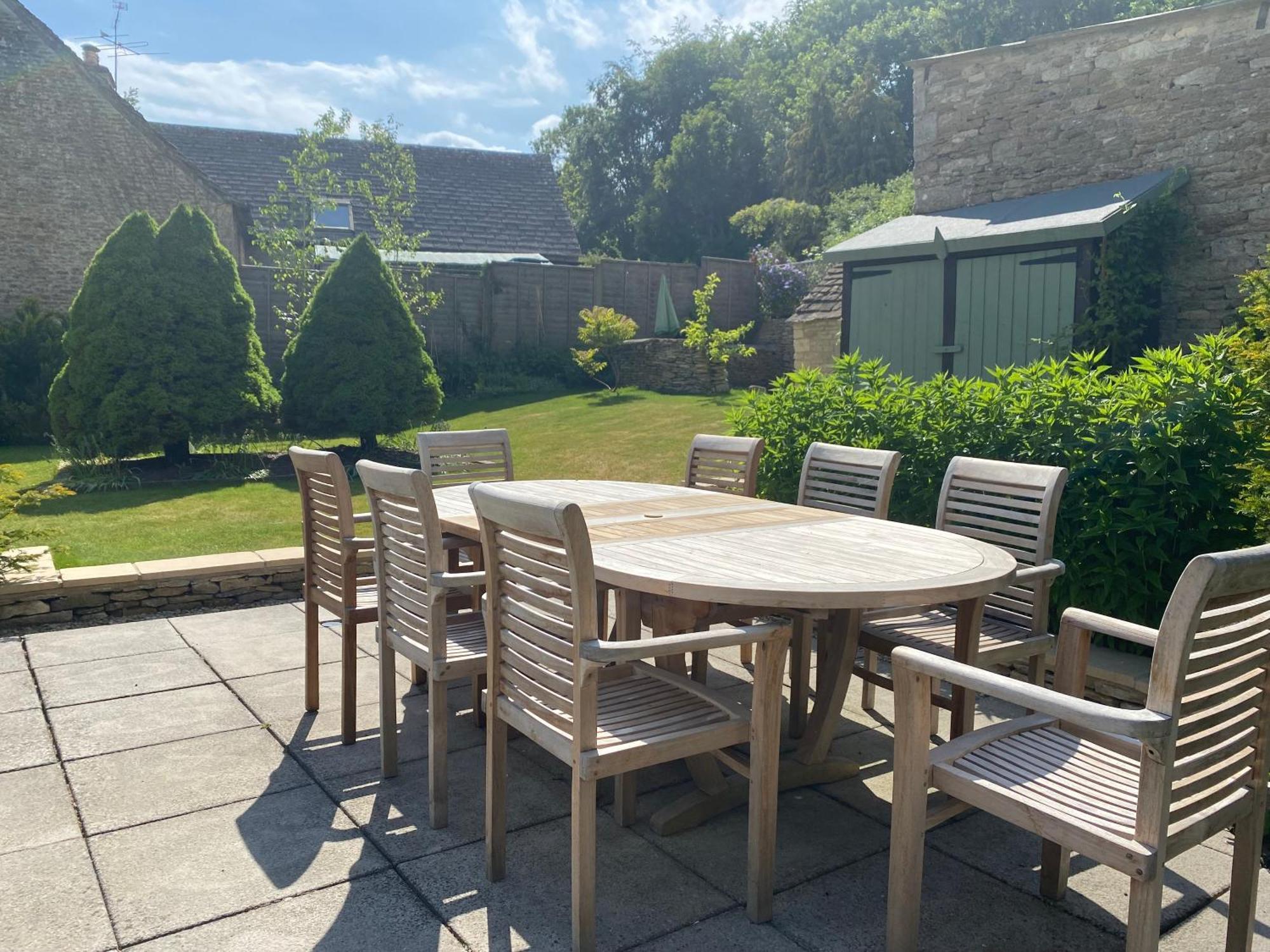 Luxury, Cosy Opposite In The Beautiful Cotswolds Village Holiday home *