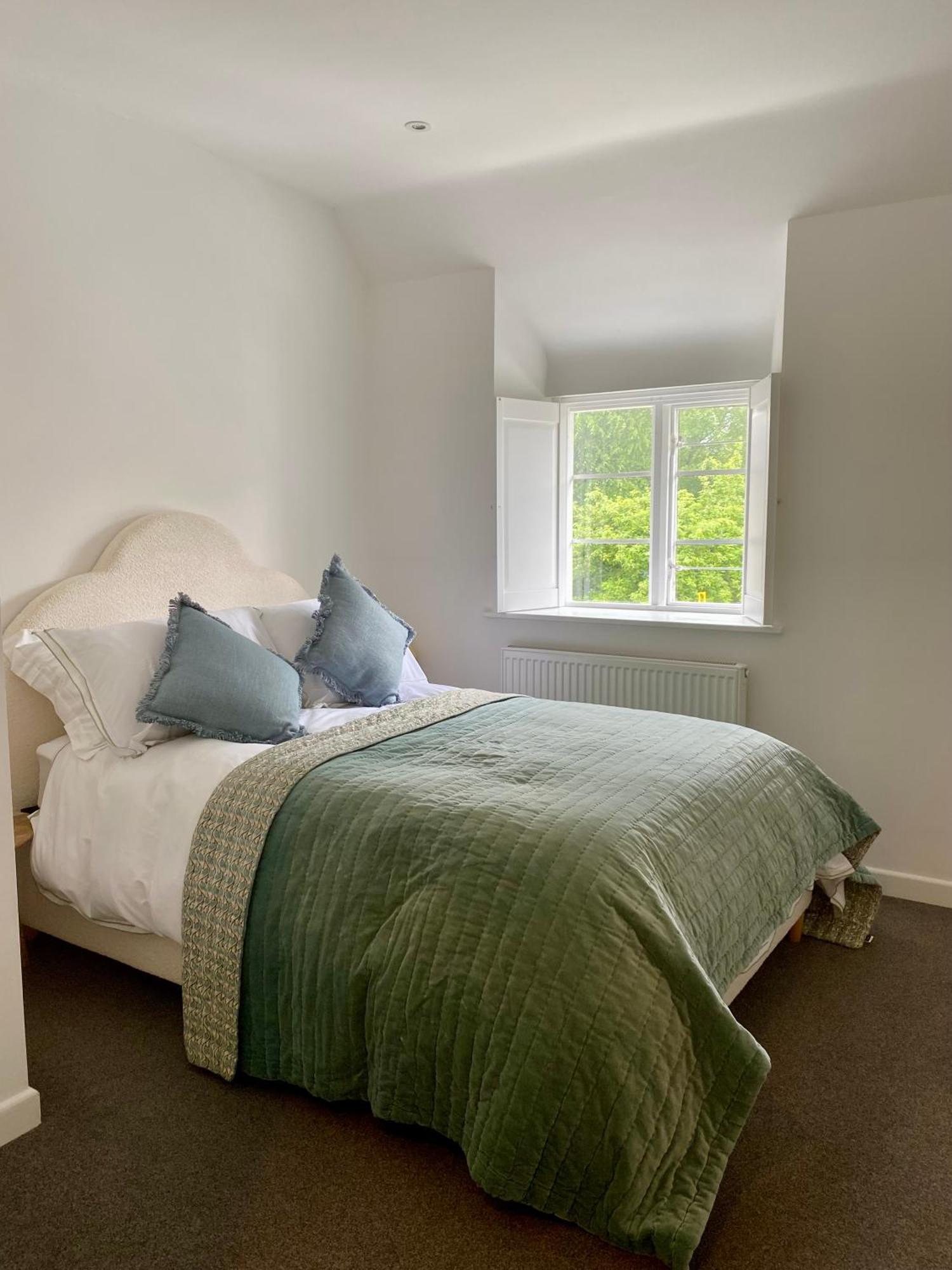 Luxury, Cosy Opposite In The Beautiful Cotswolds Village *