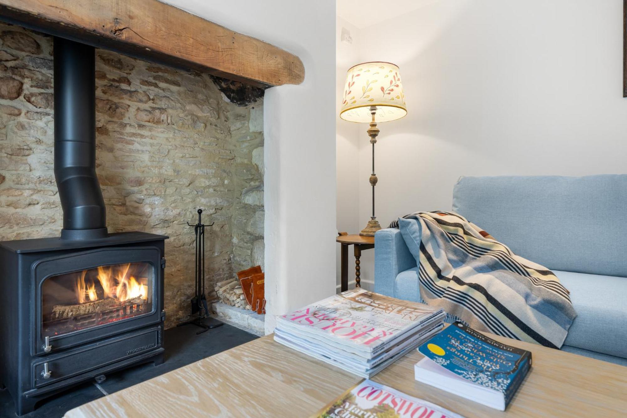 Luxury, Cosy Opposite In The Beautiful Cotswolds Village Holiday home