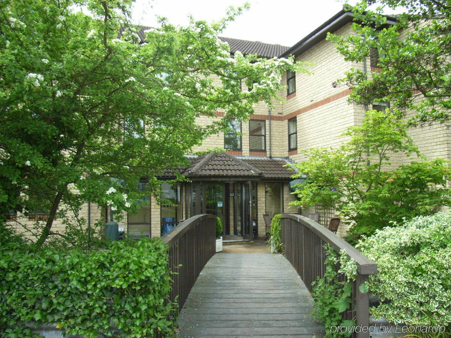 Riverside Hotel
