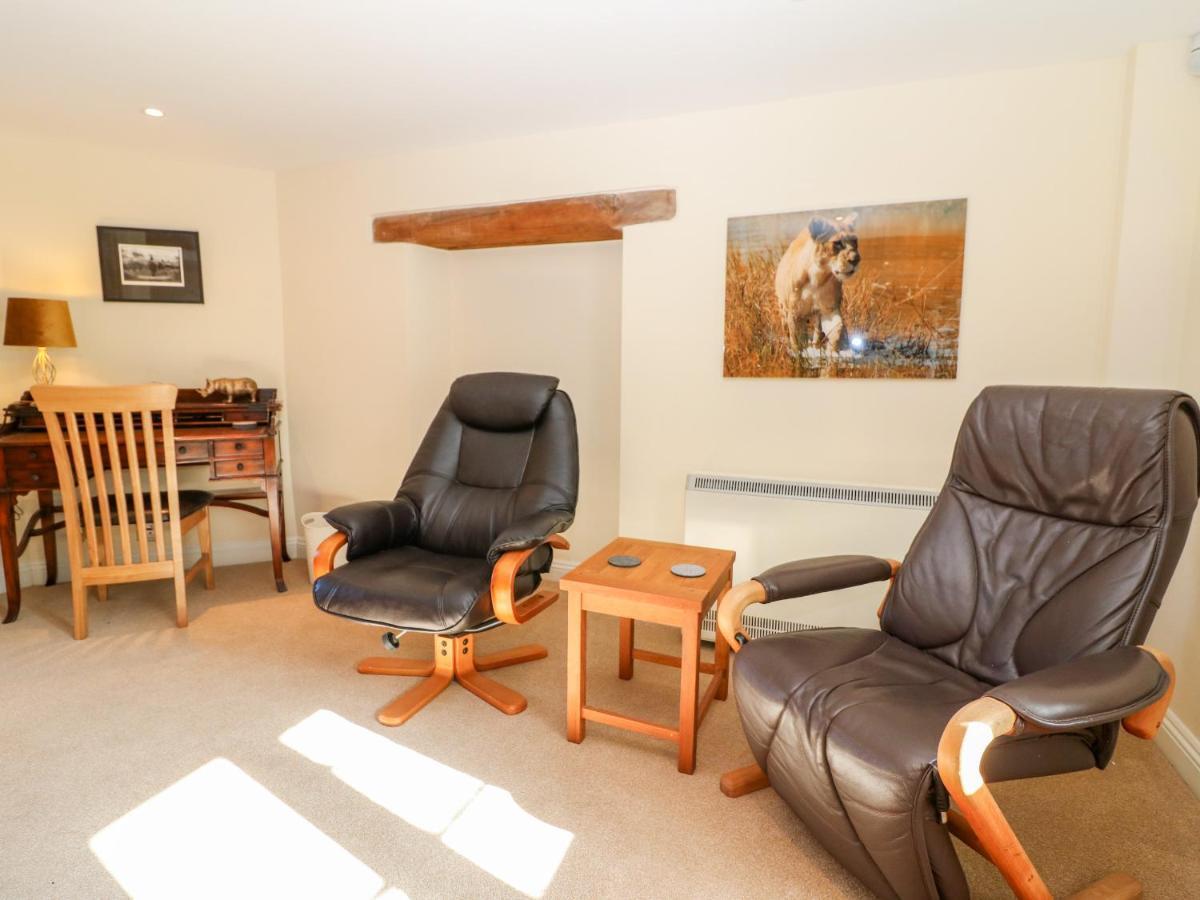 Holiday home The Snug At Arlington Mill
