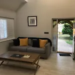Cosy Cottage In The Heart Of The Cotswolds