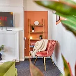 Brewery Loft - 3 Bedroom Bright Spacious Apartment In The Centre Of Town, Wifi, Netflix