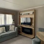 Cosy 3 Bedroom Caravan In South Cerney