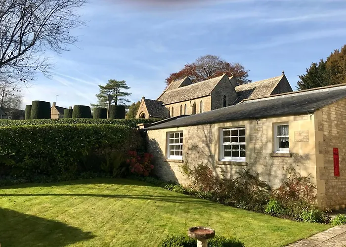The Old Post Office Studio Apartment In A Beautiful Cotswold Village
