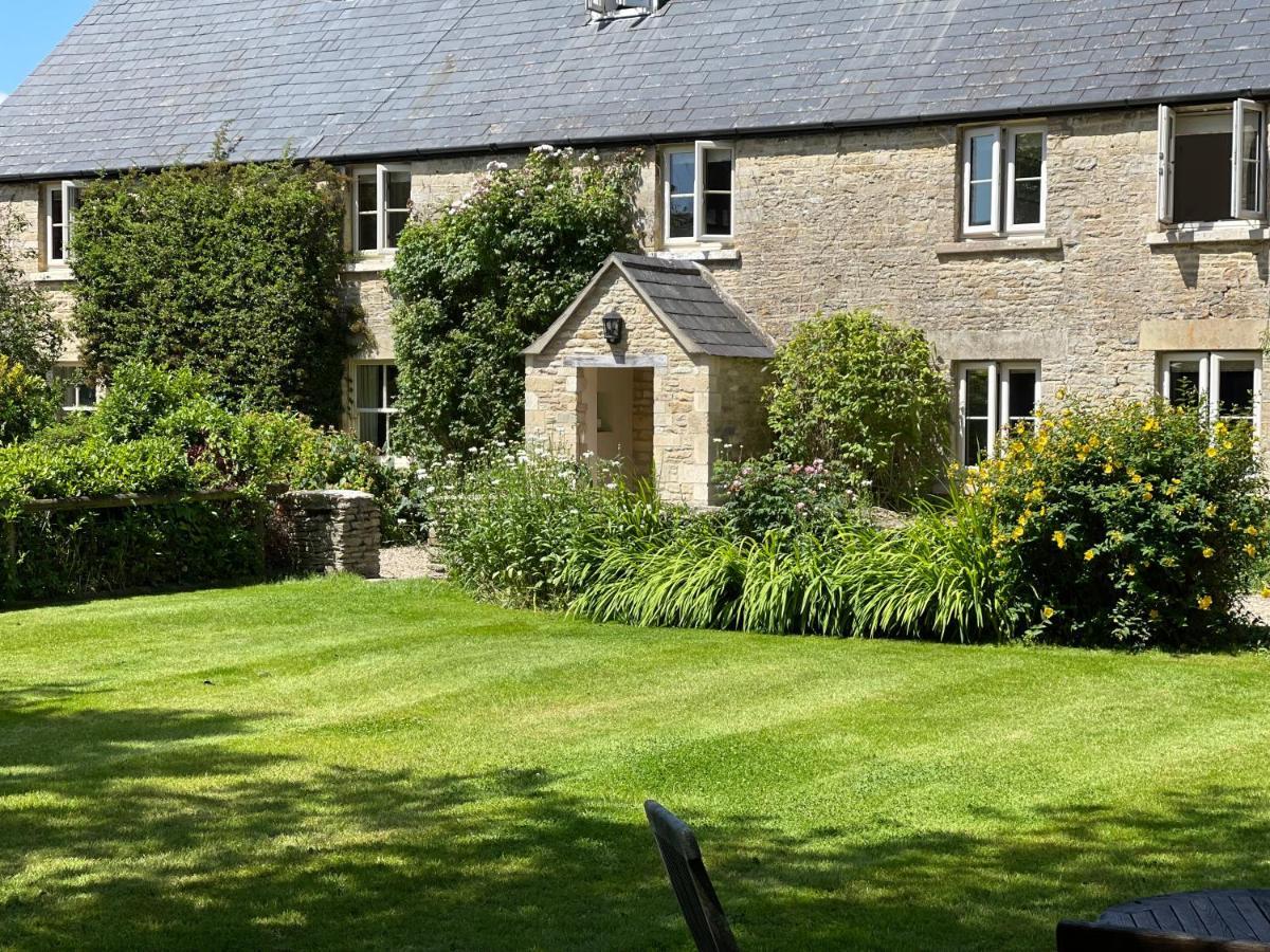 The Long House Bed & Breakfast *