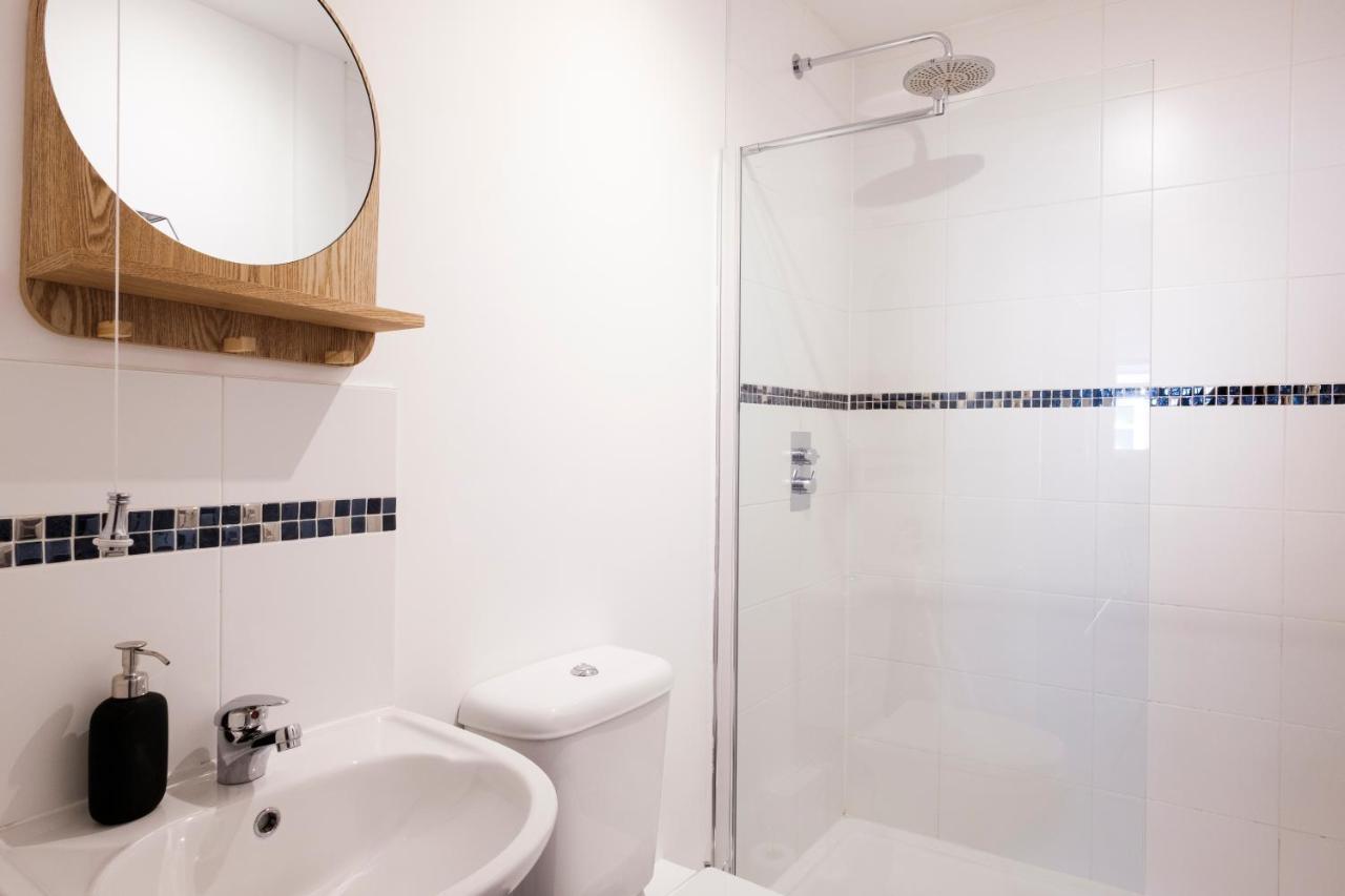 Corinium - Town Centre Apartment
