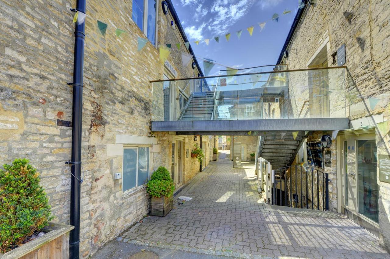 Apartment Brewery Loft - 3 Bedroom Bright Spacious In The Centre Of Town, Wifi, Netflix Cirencester