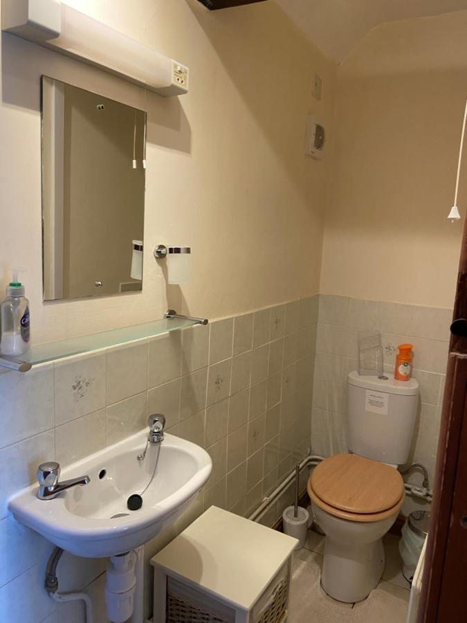 Stable Cottage, Old Mill Farm, Cotswold Water Park Holiday home