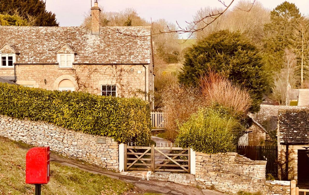 The Old Post Office In A Beautiful Cotswold Village *