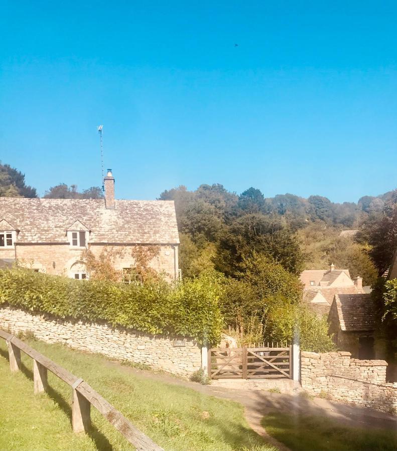 The Old Post Office In A Beautiful Cotswold Village Guest house Cirencester