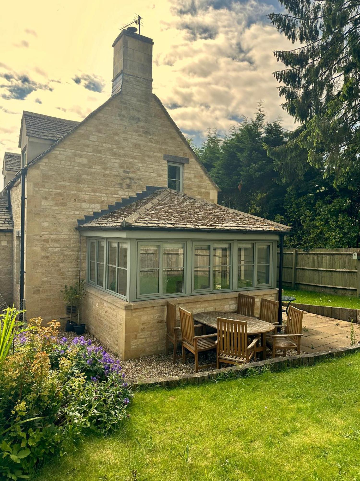 Holiday home Holly Cirencester