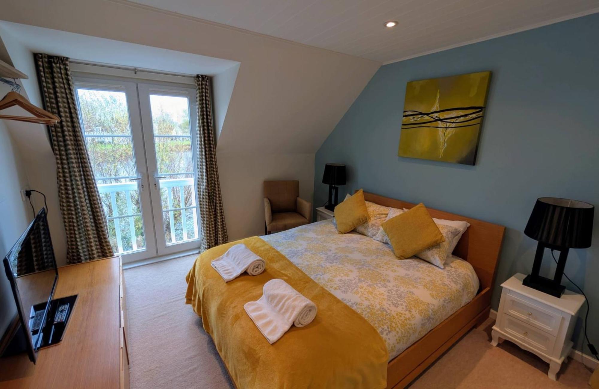 Charming House Nature Retreat In Cotswold Water Park, South Cerney Near Holiday home *