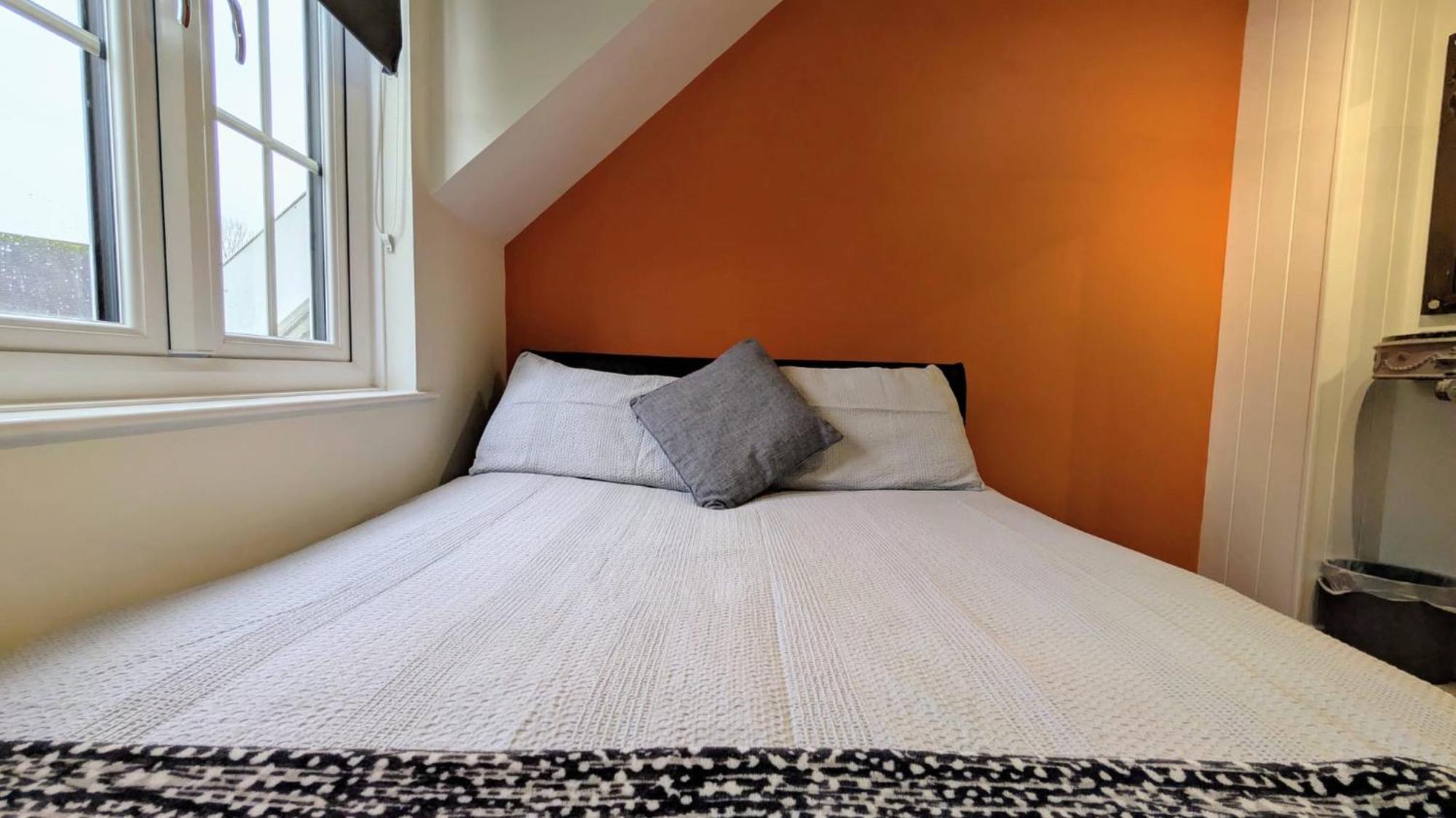 Charming House Nature Retreat In Cotswold Water Park, South Cerney Near *