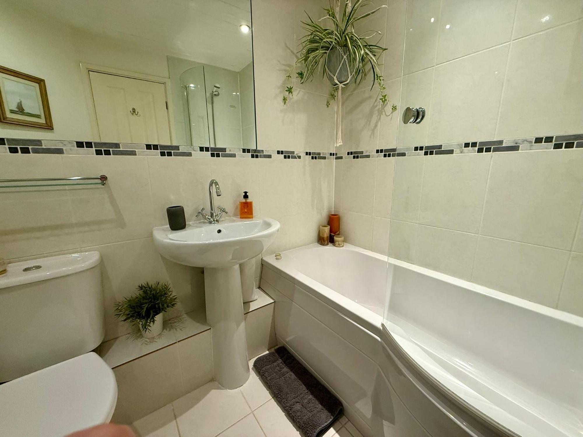 Luxury Kingfisher Lodge, Isis Lake, Within The Cotswold Waterpark Holiday home Cirencester