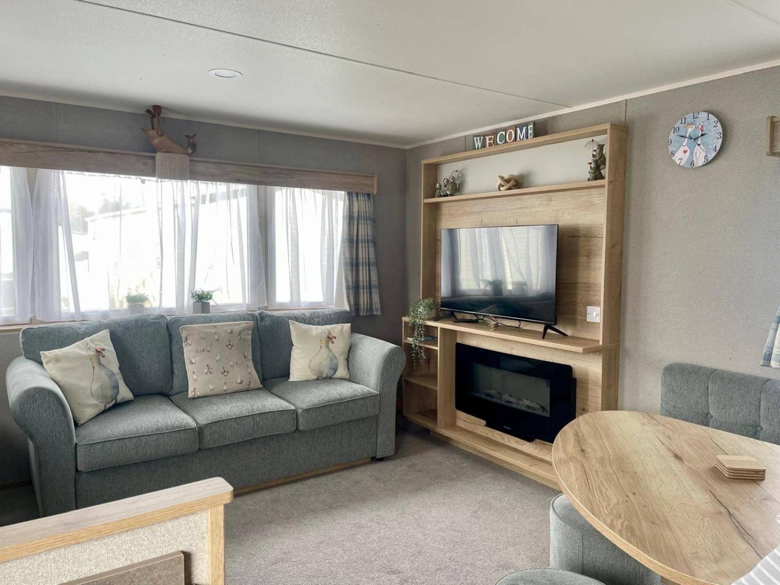 Holiday home Cosy 3 Bedroom Caravan In South Cerney