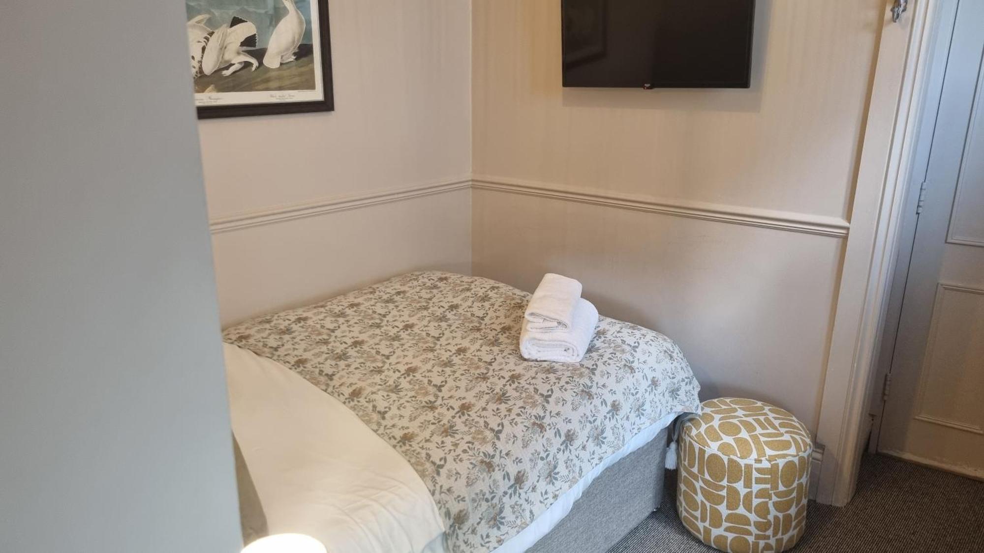Inn The Golden Cross 3*