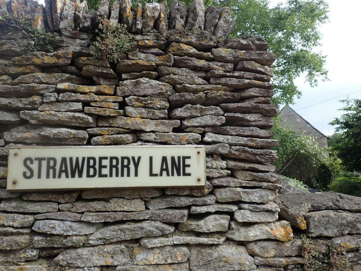 Bed & Breakfast Field End House Strawberry Lane Meysey Hampton Cirencester